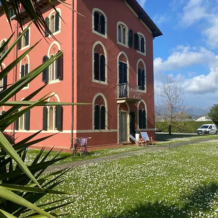 La Casa Rossa Versilia Apartmán *