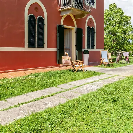 La Casa Rossa Versilia * Camaiore